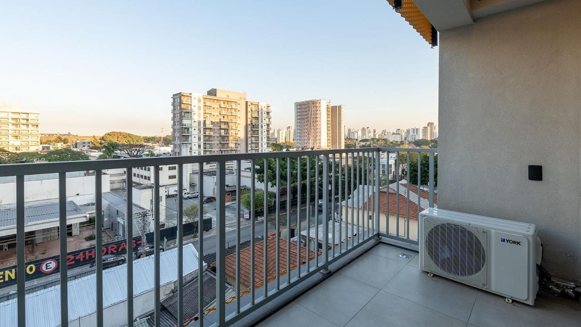 By Dabra House: Completos Em Moema Em Frente Ao Shopping Ibirapuera Holiday home